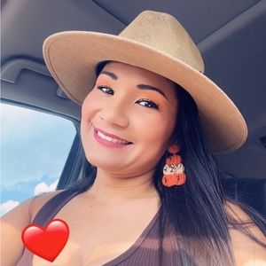 Meet your Posher, Ivonne